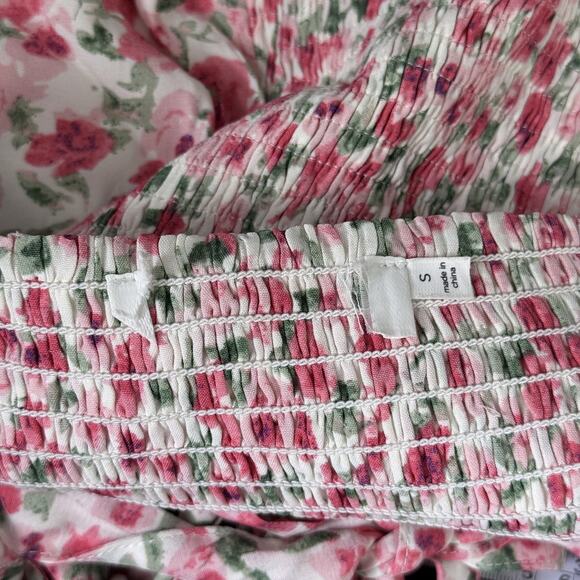 ASTR The Label Top Womens Small Floral Smocked Back Puff Sleeve Blouse Cottage - Picture 3 of 11